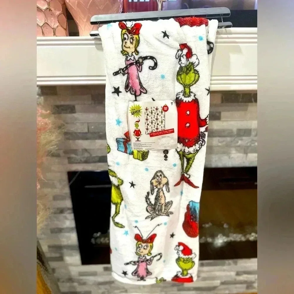 The Grinch ❤️ Cindy Lou Christmas Plush Blanket